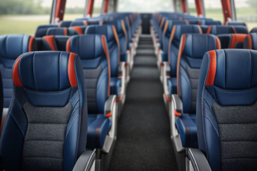 Bus met vervangen stoelen, weer als nieuw